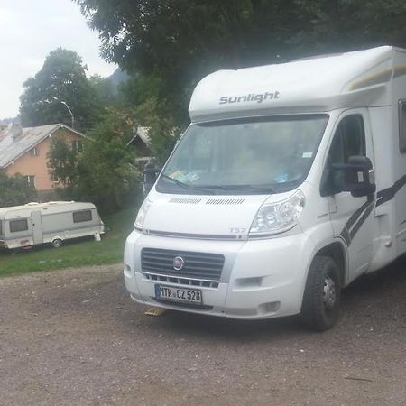 Camping Aviator, Numai Teren, Campare Pentru Rulote Autorulote Personale, Campingul Nu Are Rulote !!! Buşteni Esterno foto